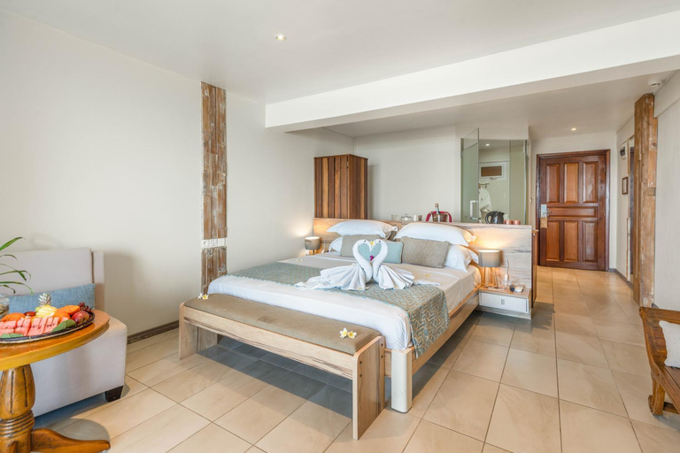 Bedroom 2, Le Peninsula Bay Beach Resort & Spa