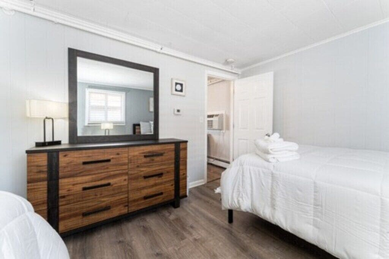 Room 3, Seaside Suites, York