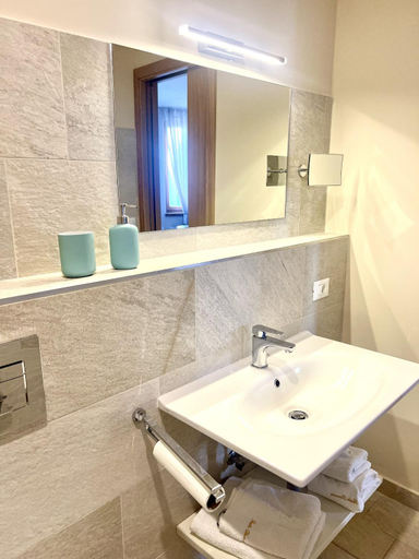 Others 3, Suites DANICA, Brda