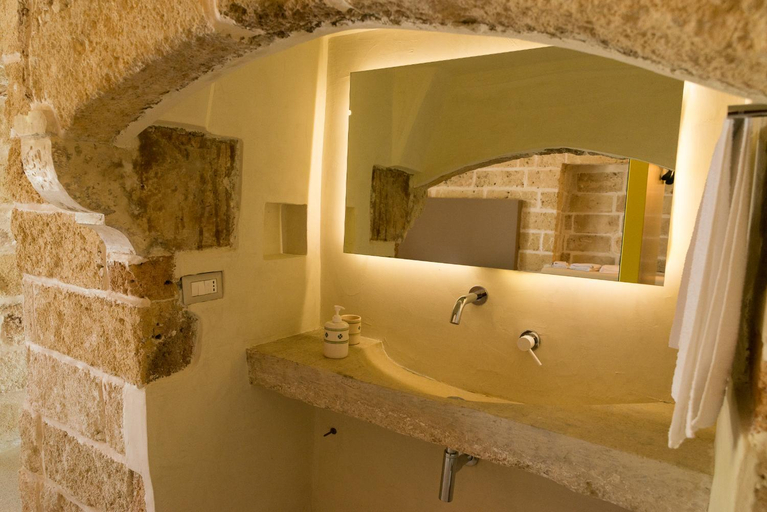 Bathroom 2, Old Villas Greco 1888 luxury swimming pool, Lecce
