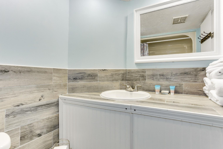 Bathroom 4, Palms Resort, Horry