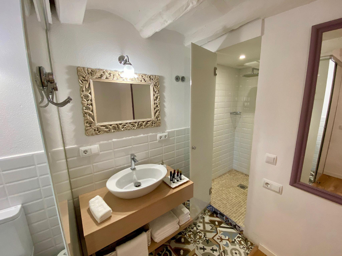 Bathroom 4, Bed & Breakfast Wine & Cooking Penedes, Barcelona