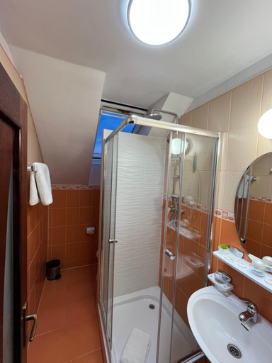 Bathroom 3, Cetatuia - Ultra Central Rasnov Stay & Parking free, Rasnov