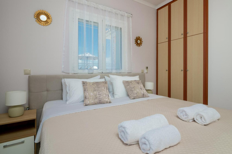 Exterior 3, Matina's Family House With Your Private Jacuzzi!, Ionian Islands