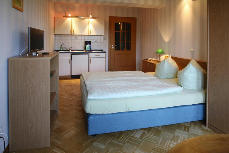 Bedroom 2, Wohnung in Tanne mit einem Balkon oder einer Terrasse, Harz