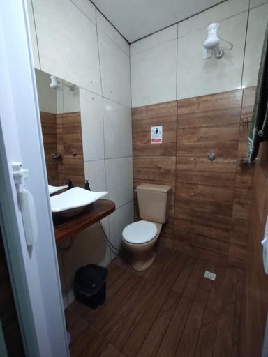 Bathroom 3, Suites e cafe Recanto da Arvore, Arraial do Cabo