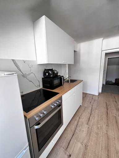 Private kitchen 4, Simple 2BR Apt Near Meidling Station, Wien