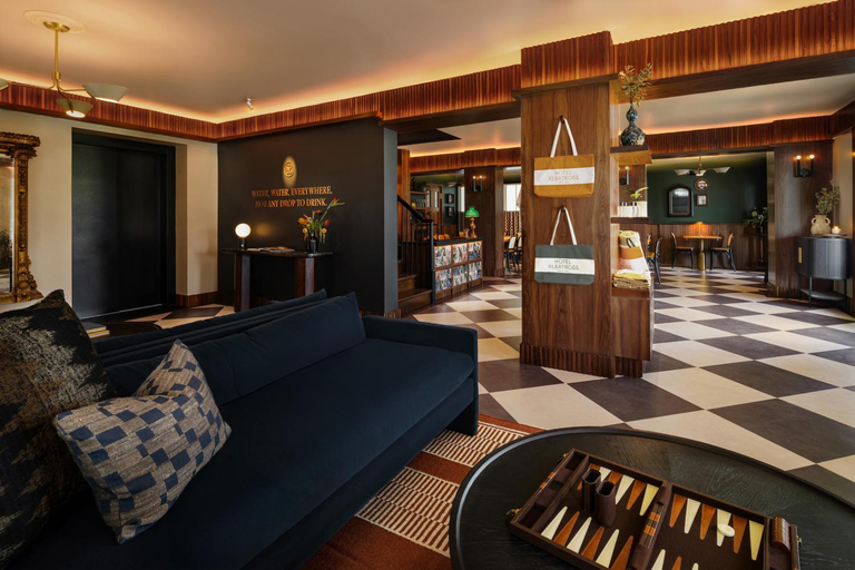 Public Area 3, Hotel Albatross, Monmouth