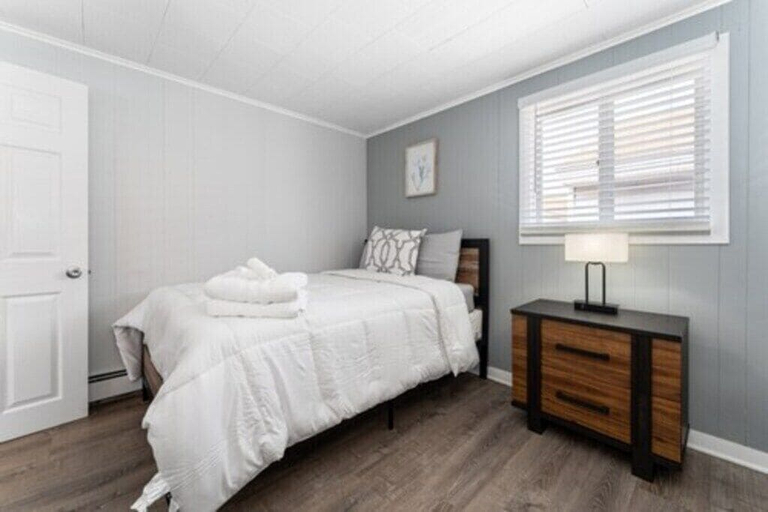 Room 5, Seaside Suites, York