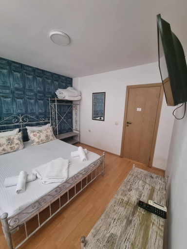 Bedroom 2, Family Hotel Amor, Rousse
