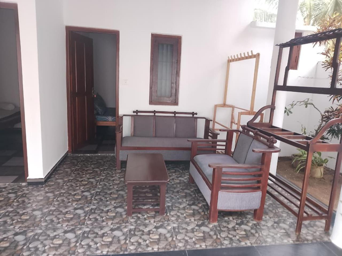 Others 5, Sandy Beach Hotel, Pothuvil
