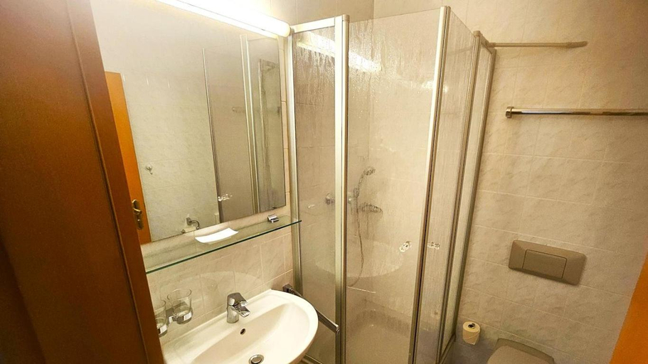 Bathroom 4, Gutshof Hauber, Dresden