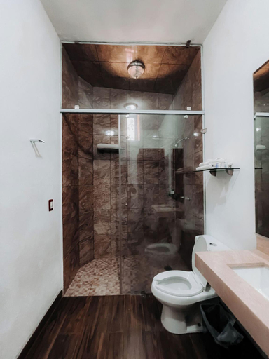 Bathroom, Hotel San Miguel, Contepec
