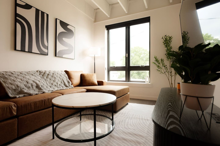Living area 5, Above The Roots - Escape, Tazewell
