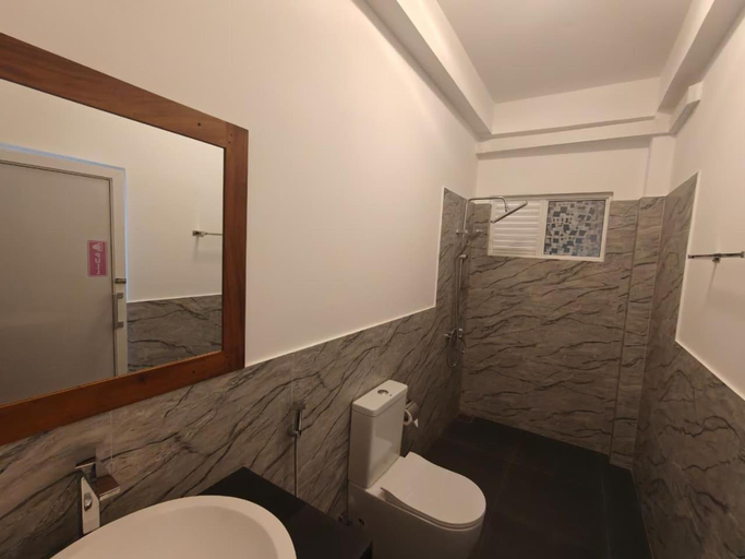 Bathroom 4, Nature Lanka Guest, Negombo