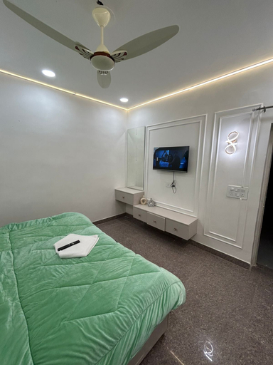 Room 5, Apna Dera, Gautam Buddha Nagar
