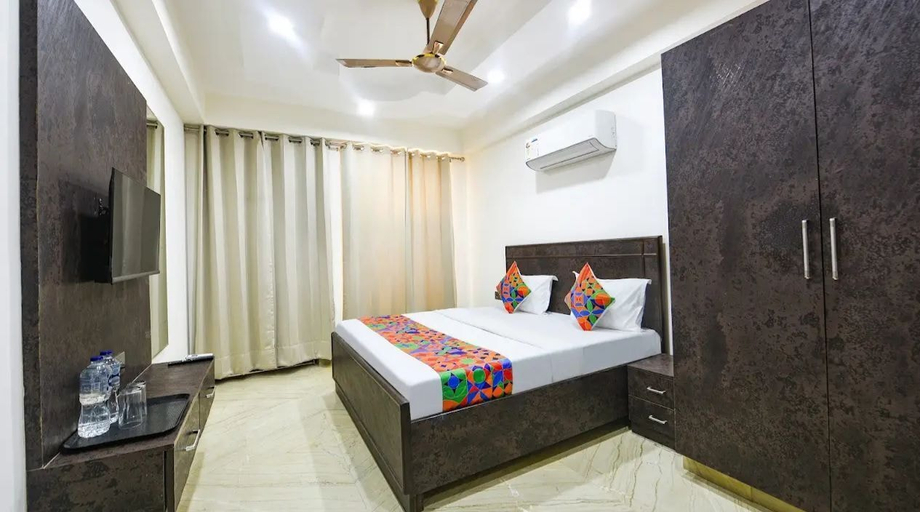 Room 5, Hotel Greysky Residency New Delhi, Delhi