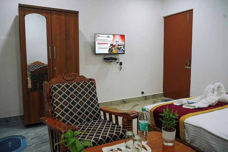 Room 5, Hotel Sea Tides, Kancheepuram