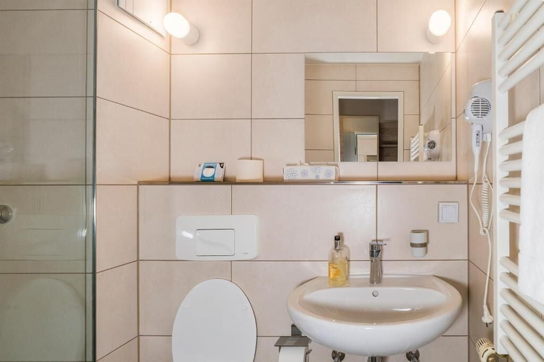 Bathroom 2, Hotel Alter Markt, Berlin