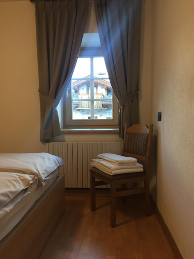 Bedroom 2, Bait Bepin 14, Sondrio