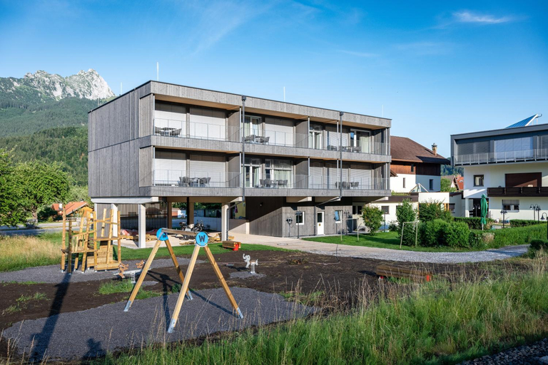 Exterior & Views