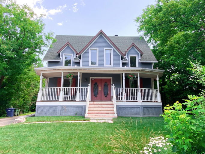 Exterior view 3, Maison Bleue, Vaudreuil-Soulanges