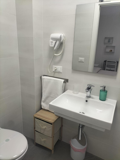 Bathroom 2, AriadiMare, Taranto