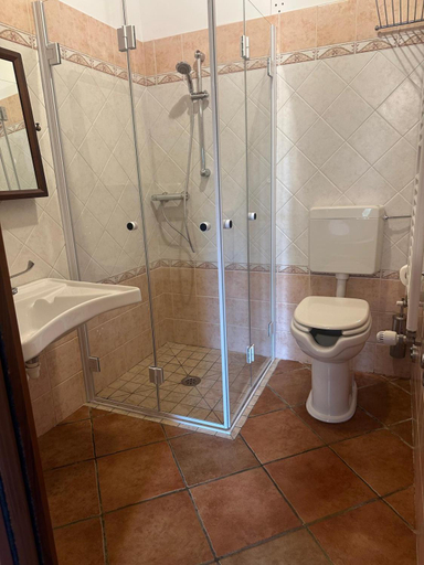 Bathroom 2, La corte dell'ulivo, Gorizia