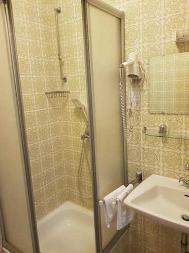 Bathroom 4, Landgasthaus Klosterhof, Kaiserslautern