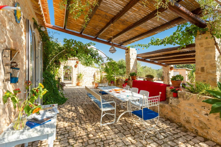 Food & Drinks 4, Villa Nina Large Private Pool, A/C, WiFi, Ragusa