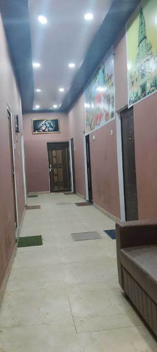 Lobby sitting area, S K Homestay, Varanasi