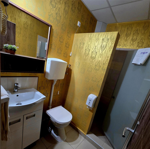 Bathroom 3, Garni Hotel & Spa Nicolo, Kruševac