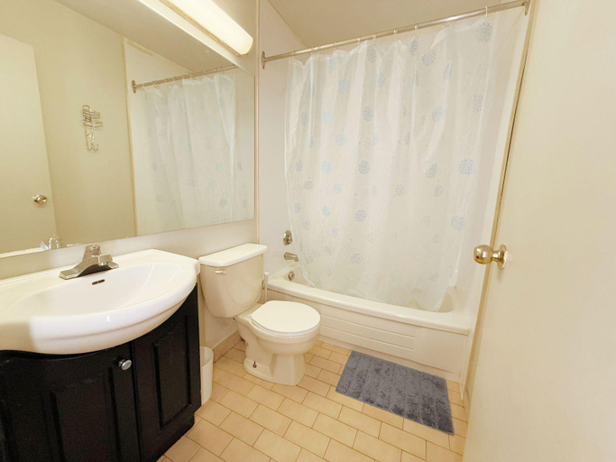 Bathroom 3, Idlewood Inn, Toronto