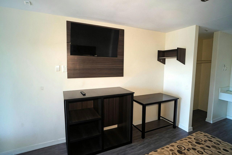 Others, Airport Stay Motel, San Bernardino
