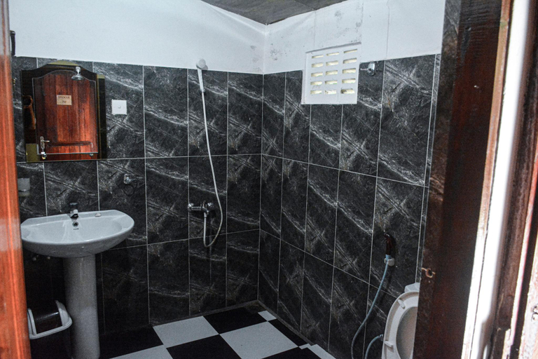 Bathroom, Ceylon Adventure Sports, Yatiyanthota