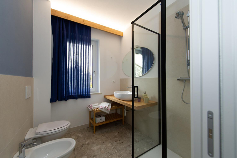 Bathroom 2, B&b Stregatto dalla Luna, Belluno