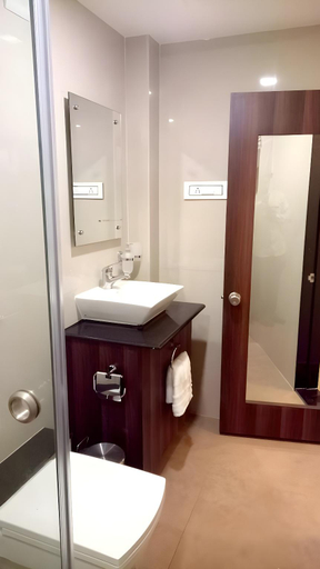 Bathroom 3, LIME TREE HOTELS & RESORTS LLP, Jamnagar