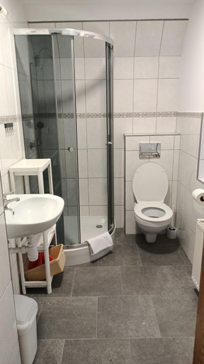 Bathroom 5, DW Bukowka, Jelenia Góra