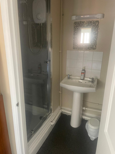 Bathroom 3, The Crown Hotel Southwell, Nottinghamshire