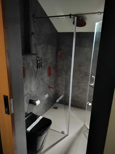 Bathroom 2, GP Xpress Inn by RAK Rooms, Dakshina Kannada