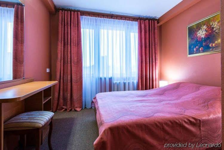 Bedroom, Zvezda Hotel, Minsk