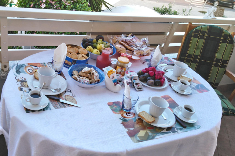 Food & Drinks 5, B&B Gaudi, Sassari