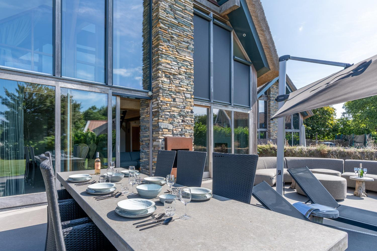 Food & Drinks, Buytenplaats Villa 183, Texel