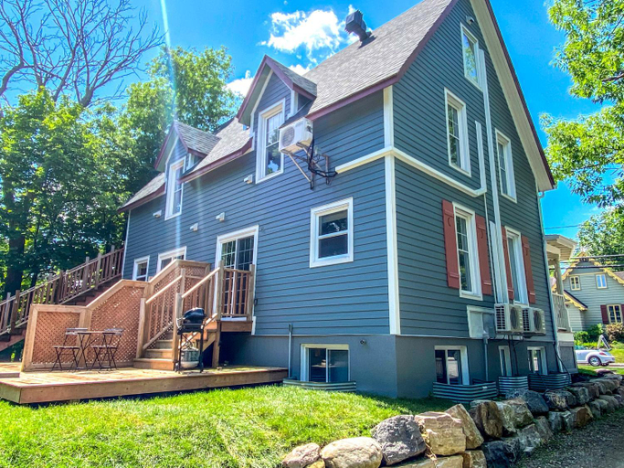 Exterior view 5, Maison Bleue, Vaudreuil-Soulanges