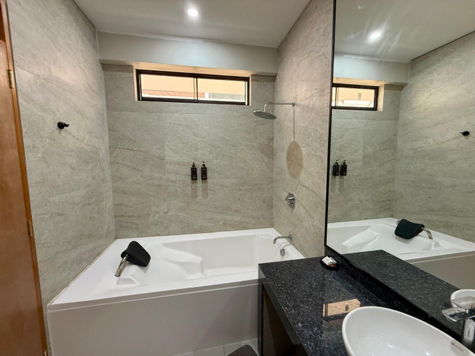 Bathroom 3, Los Andes Restaurant & bungalows, Lima