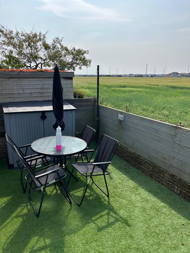 Balcony/terrace, Seaside Chalet Escape in Bridlington, East Riding of Yorkshire