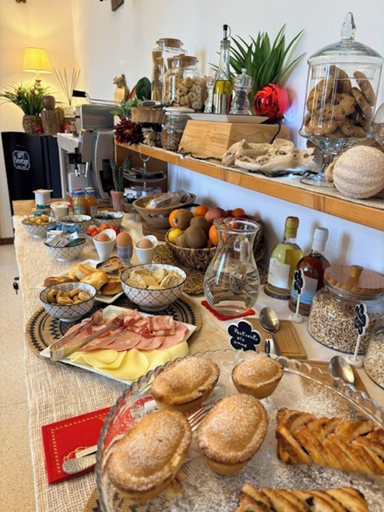 Food & Drinks
