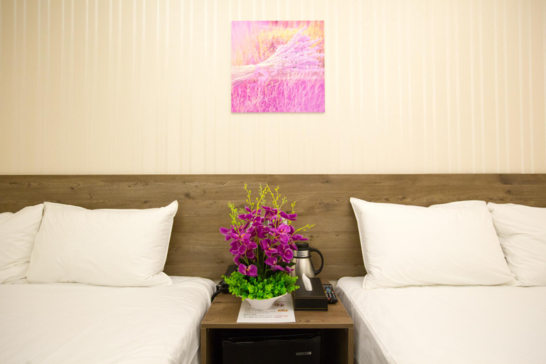 Bedroom 4, taichung fengchia hotel99, Taichung