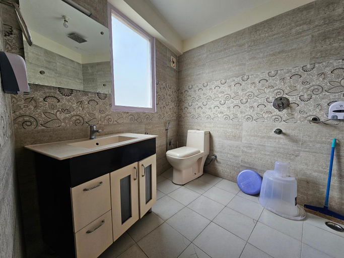 Bathroom 5, Purnima Little Italy, Kullu