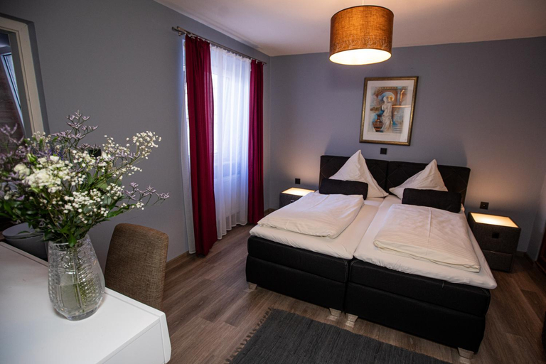 Bedroom 3, Hotel Rosengarten Kehl, Ortenaukreis